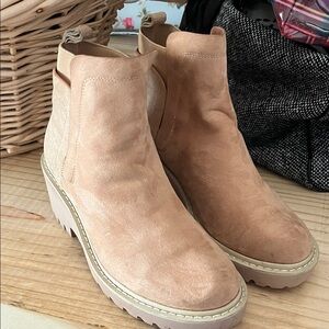 Women's Tan Ankle Boots